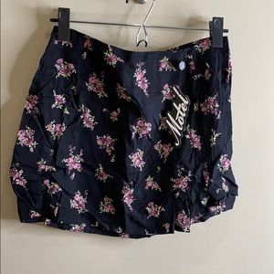 Floral lighweight Skirt with zipper